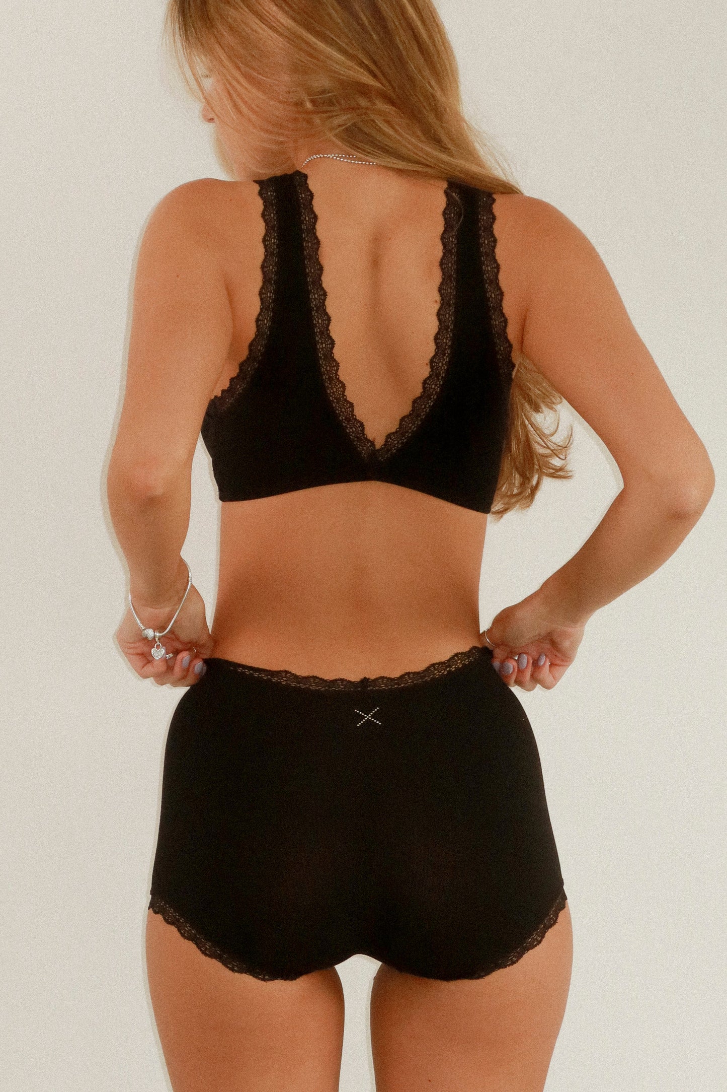 Manhattan Cozy Lace Top